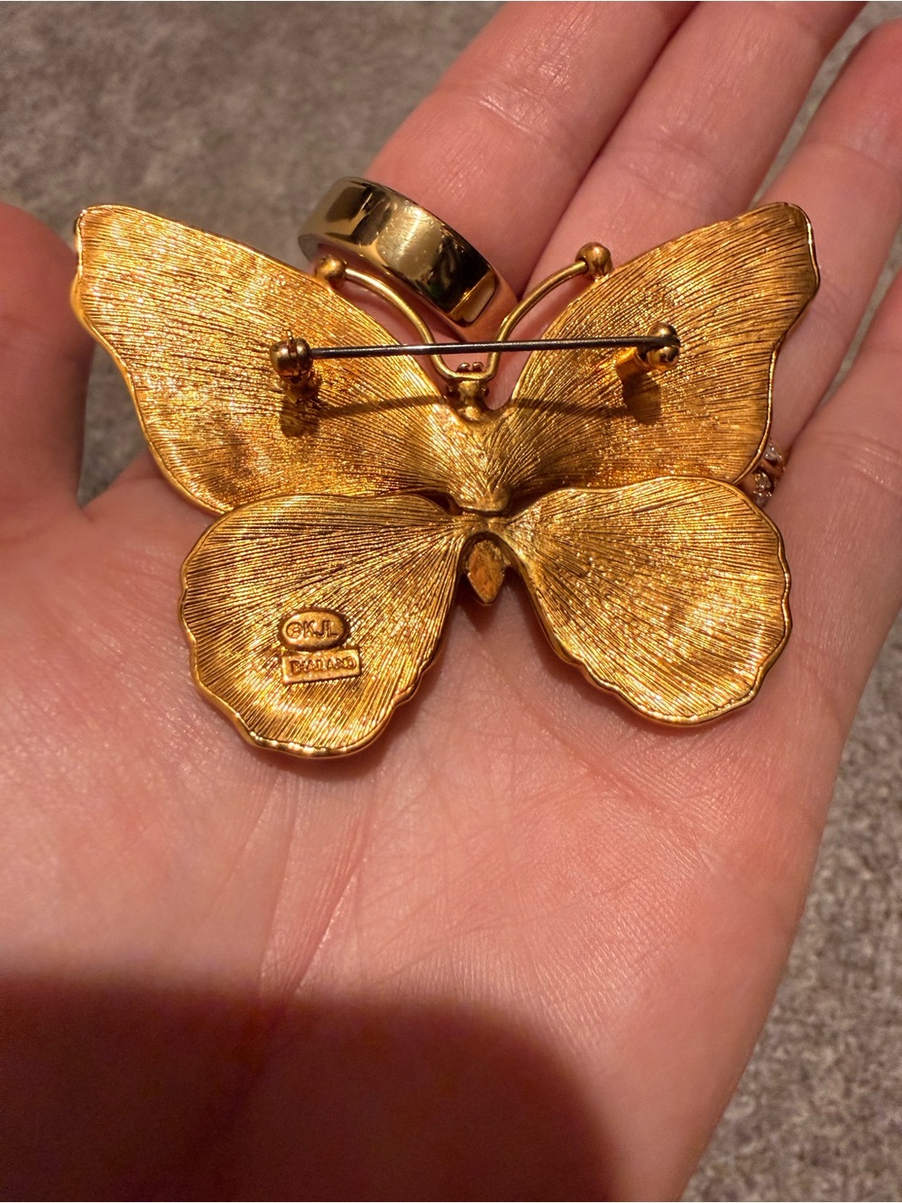 Vintage Kenneth Jay Lane butterfly brooch - Picture 3 of 4